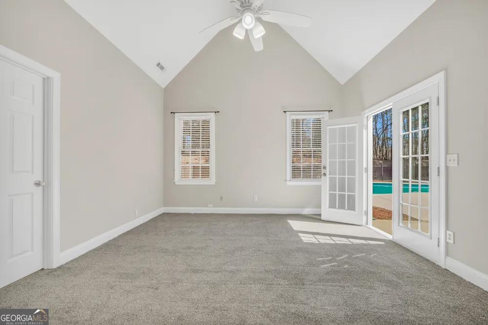 65 Oak LN Oxford, GA 30054