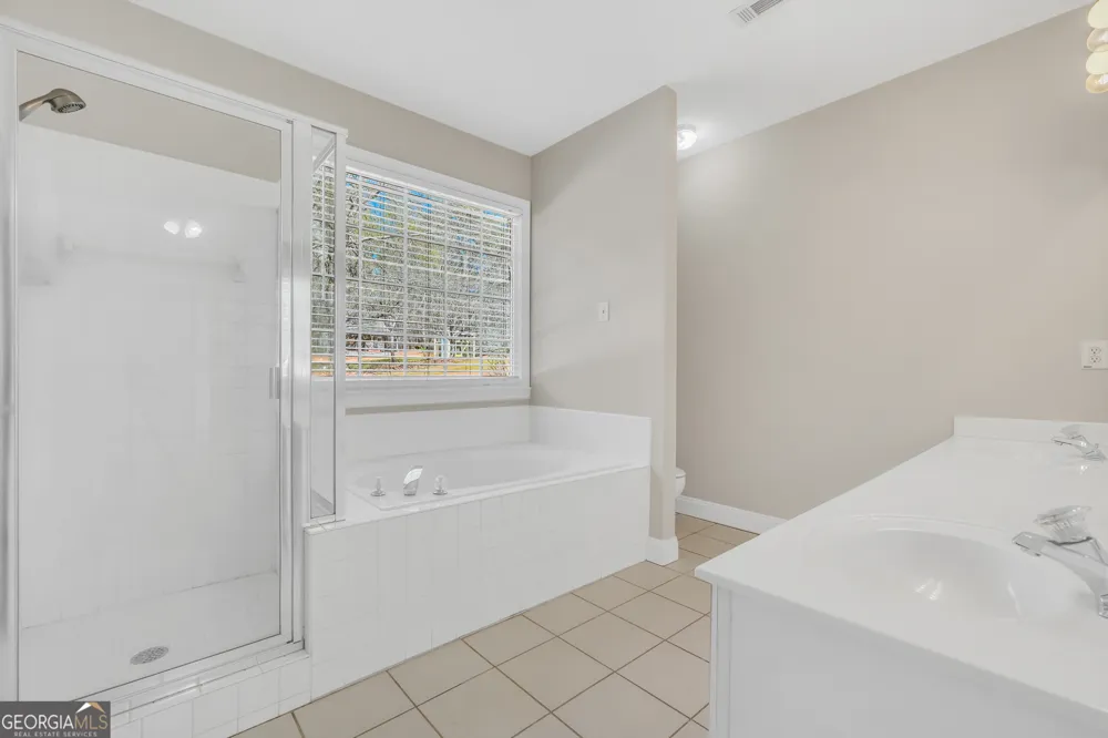 65 Oak LN Oxford, GA 30054