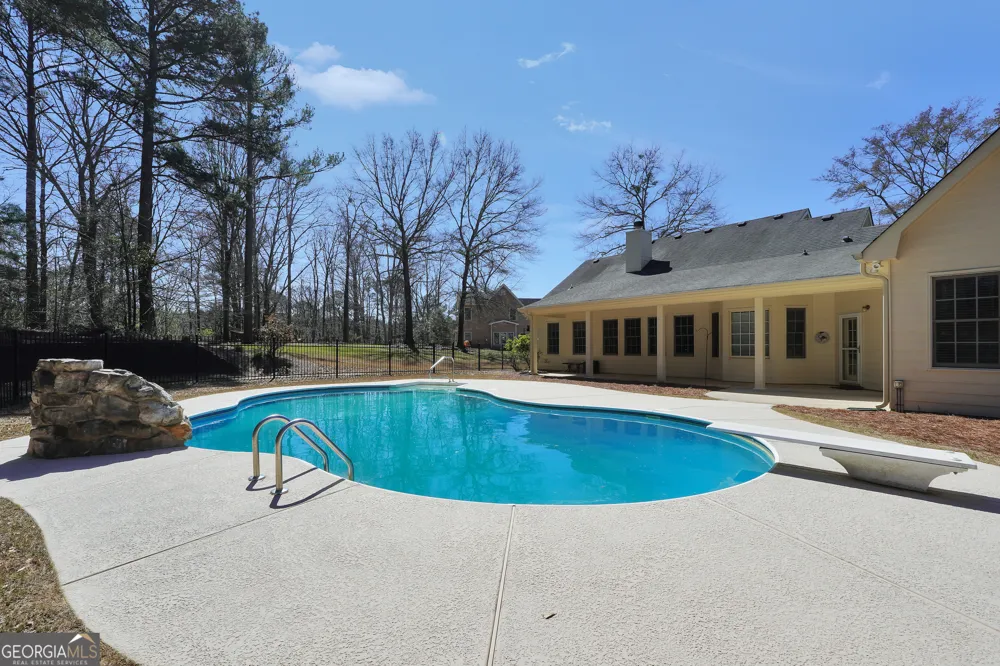 65 Oak LN Oxford, GA 30054