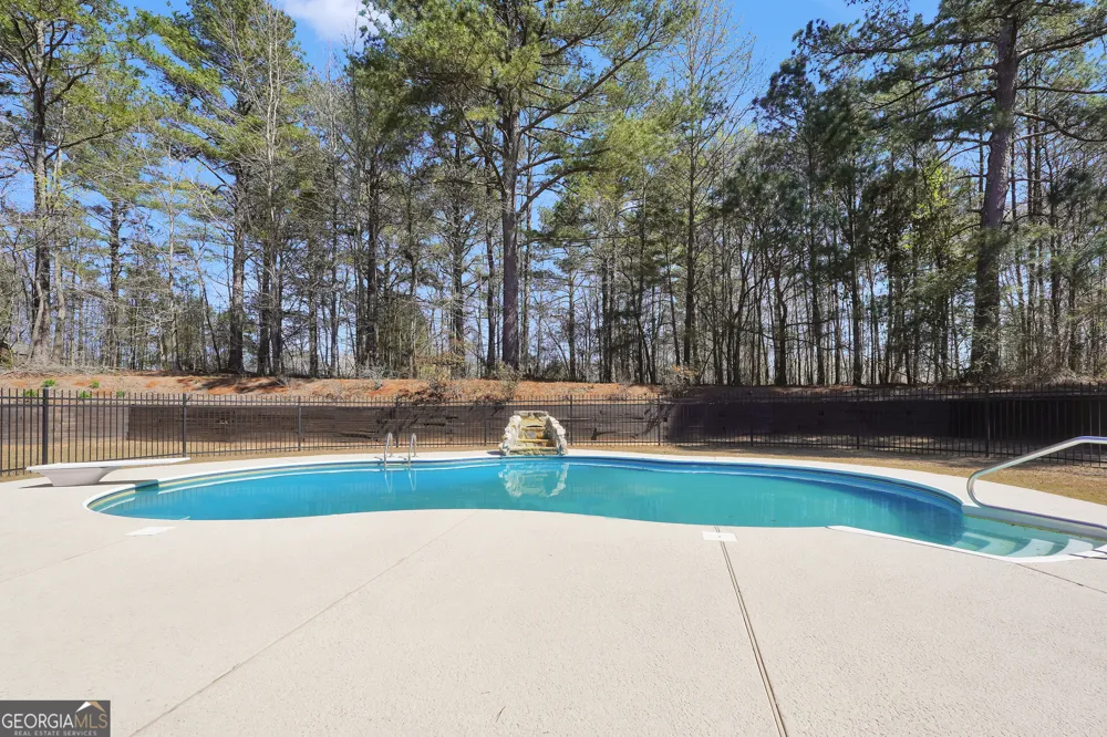 65 Oak LN Oxford, GA 30054