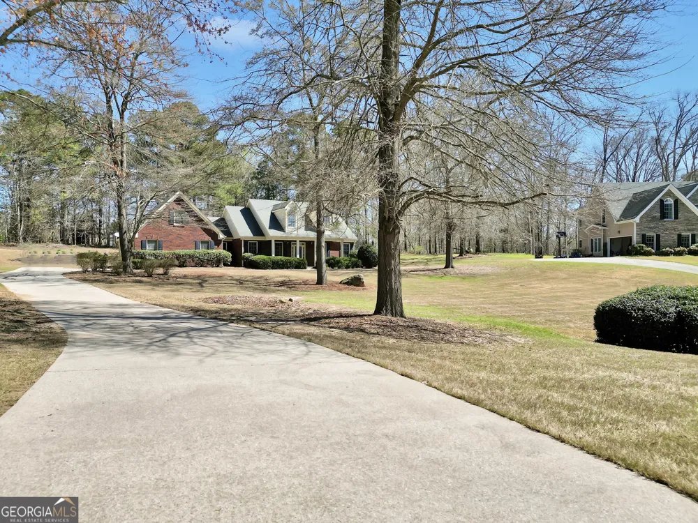 65 Oak LN Oxford, GA 30054