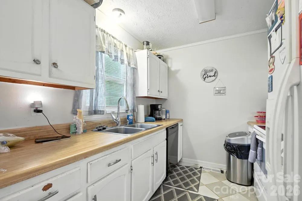 409 Cottrell Hill Road Lenoir, NC 28645
