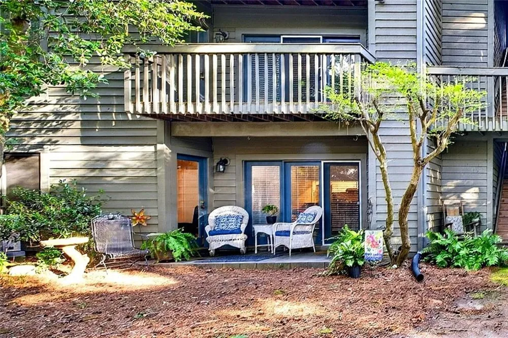 810 Tuxworth Circle Decatur, GA 30033