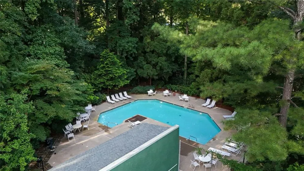 810 Tuxworth Circle Decatur, GA 30033