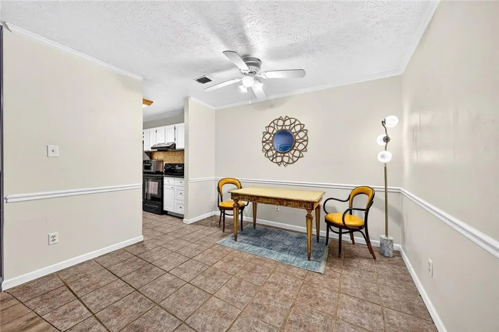 810 Tuxworth Circle Decatur, GA 30033