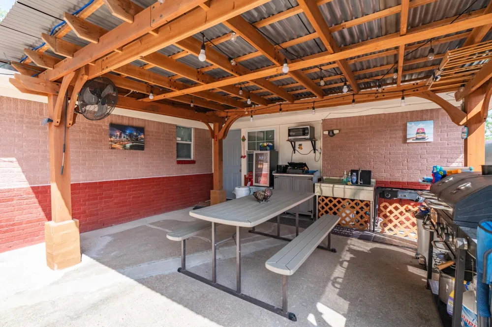1115 Iowa Street South Houston, TX 77587