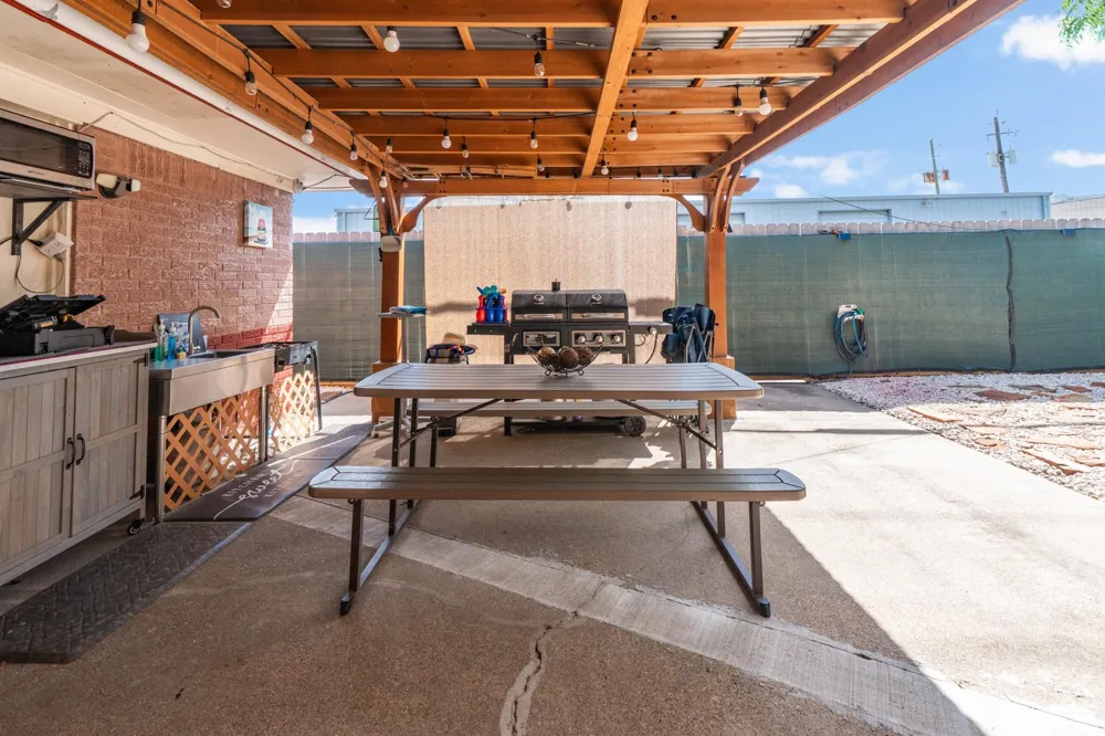 1115 Iowa Street South Houston, TX 77587