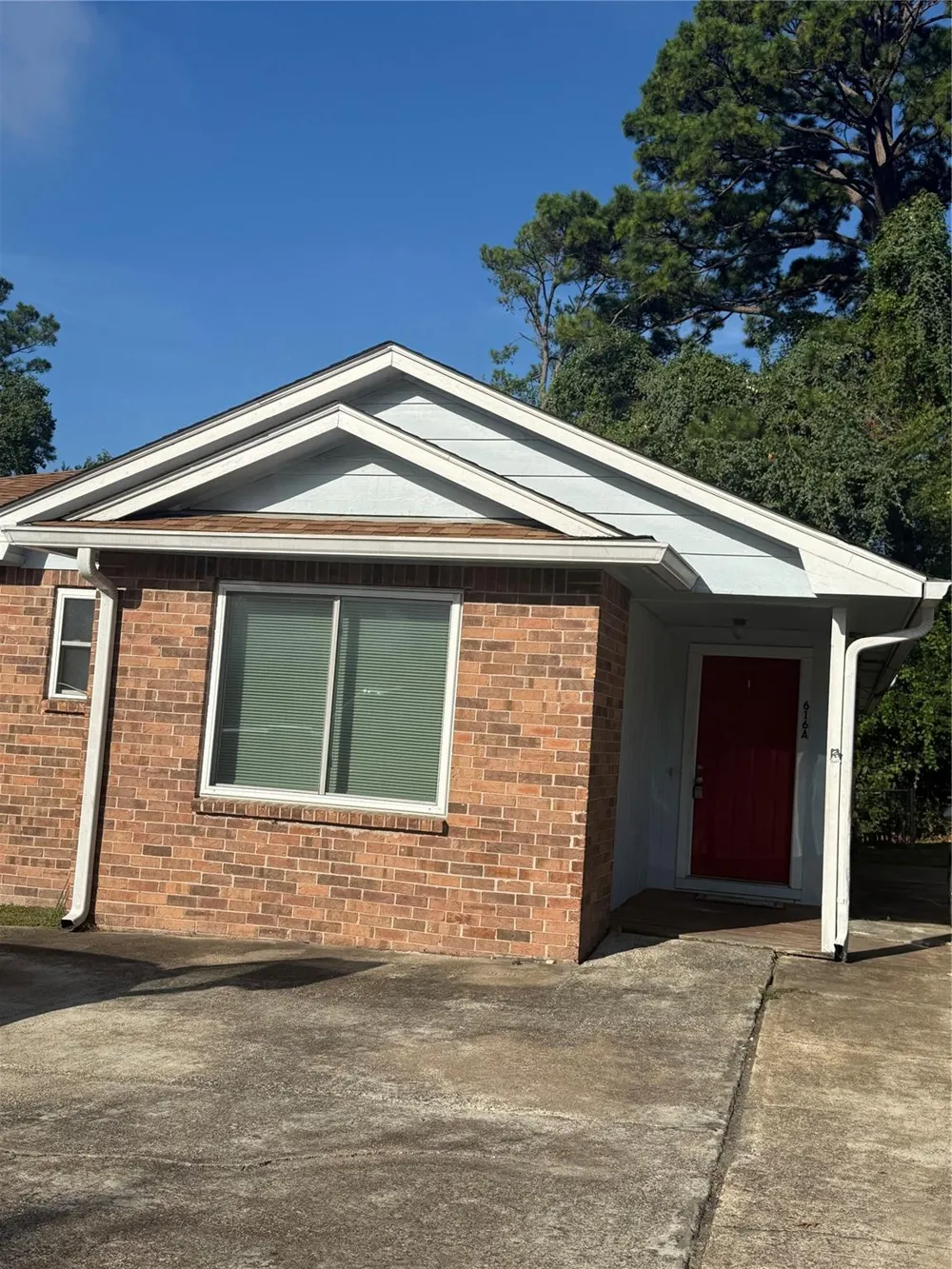 616 Normal Park Drive #A Huntsville, TX 77320