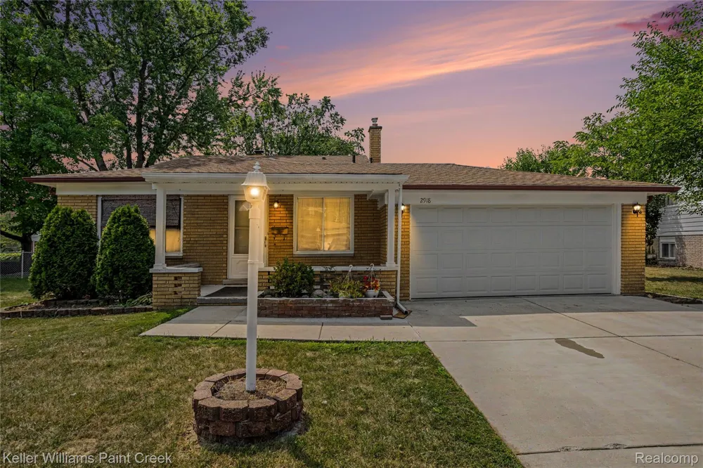 2918 Saratoga Drive Troy City, MI 48083