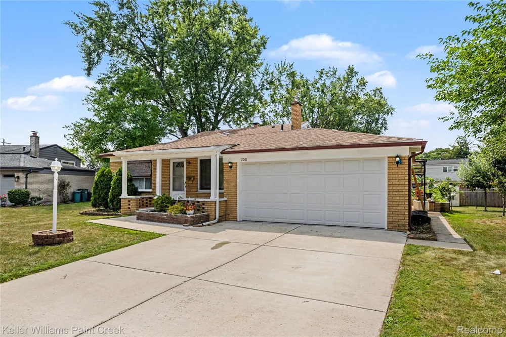 2918 Saratoga Drive Troy City, MI 48083