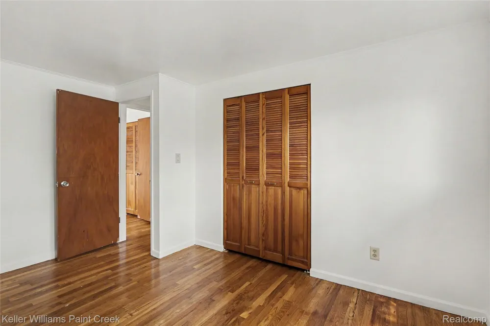 2918 Saratoga Drive Troy City, MI 48083