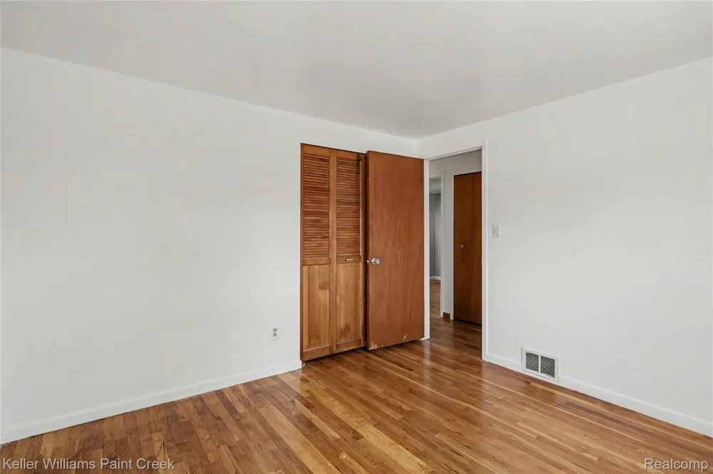 2918 Saratoga Drive Troy City, MI 48083
