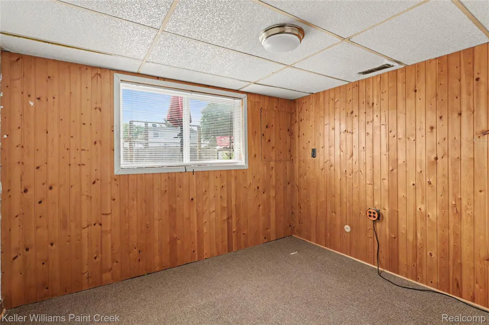 2918 Saratoga Drive Troy City, MI 48083