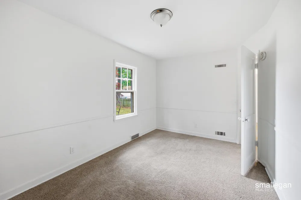 958 Ada Avenue Muskegon City, MI 49442