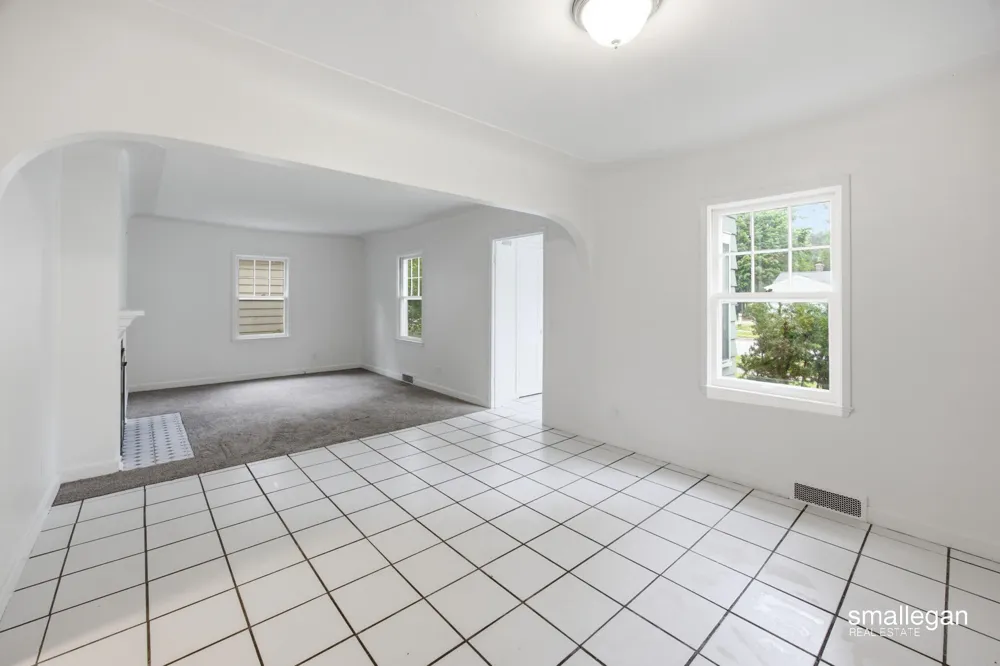 958 Ada Avenue Muskegon City, MI 49442