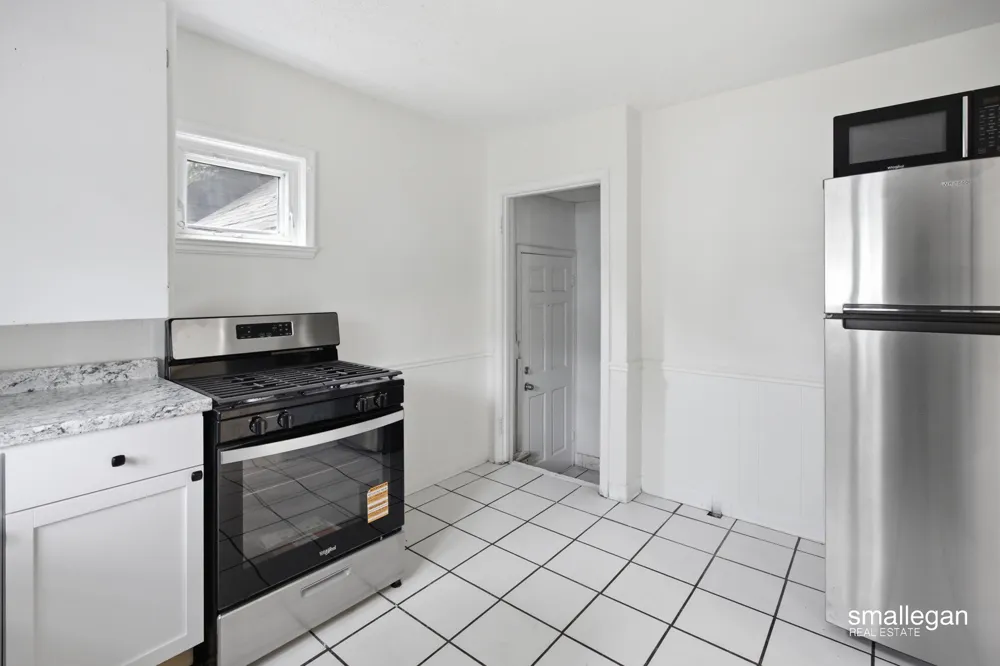 958 Ada Avenue Muskegon City, MI 49442