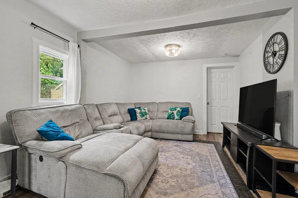 125 Maplelawn Street SE Kentwood City, MI 49548