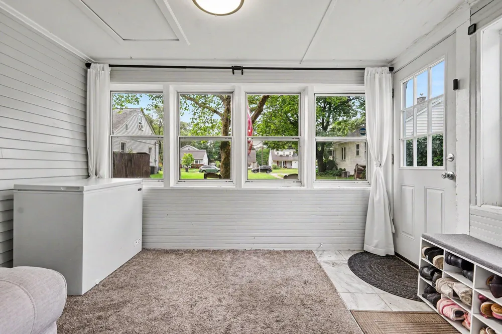 125 Maplelawn Street SE Kentwood City, MI 49548