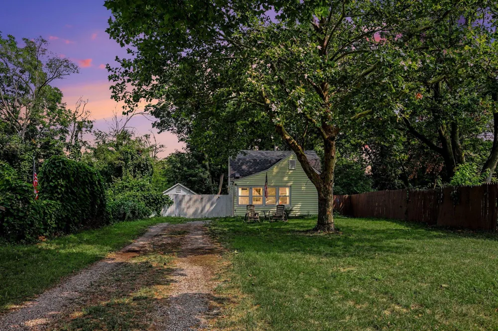 125 Maplelawn Street SE Kentwood City, MI 49548