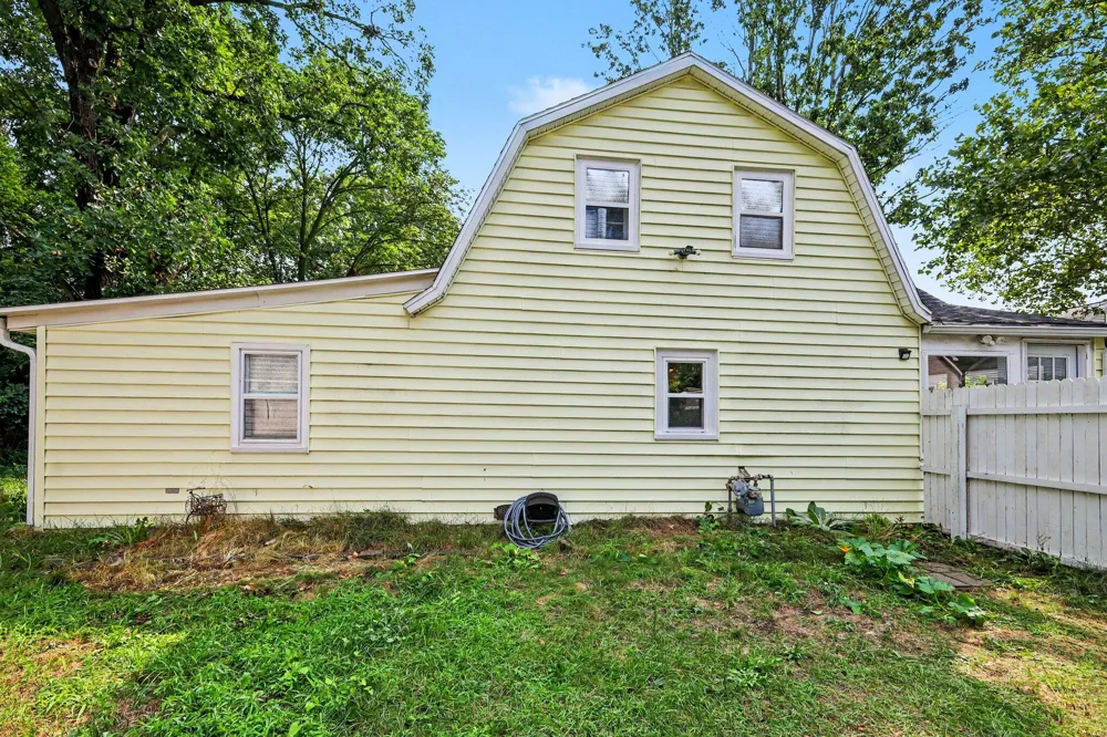 125 Maplelawn Street SE Kentwood City, MI 49548