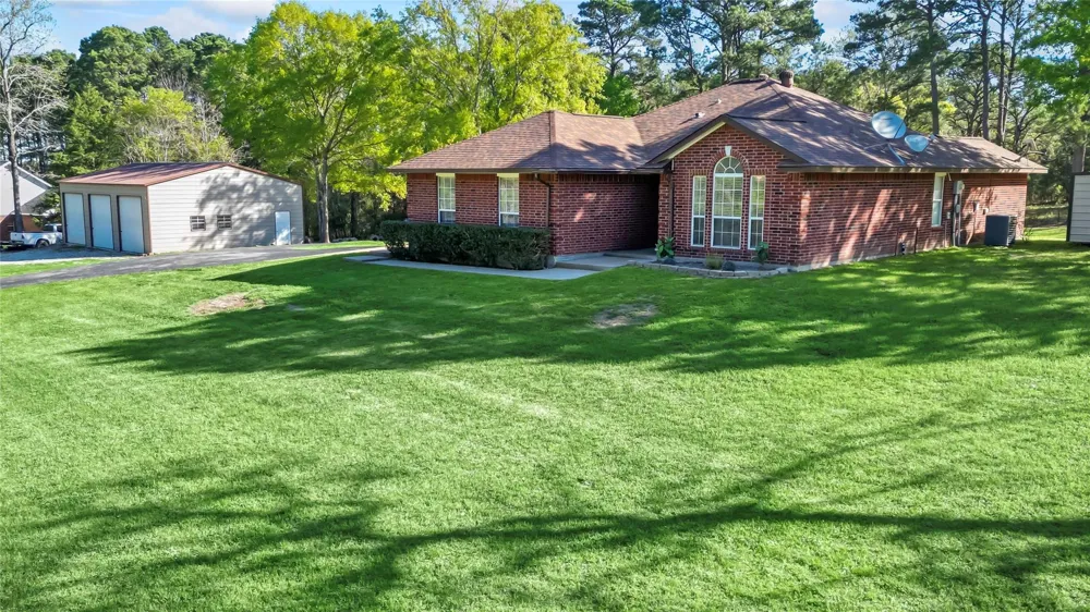 13 Westwood Drive Huntsville, TX 77320