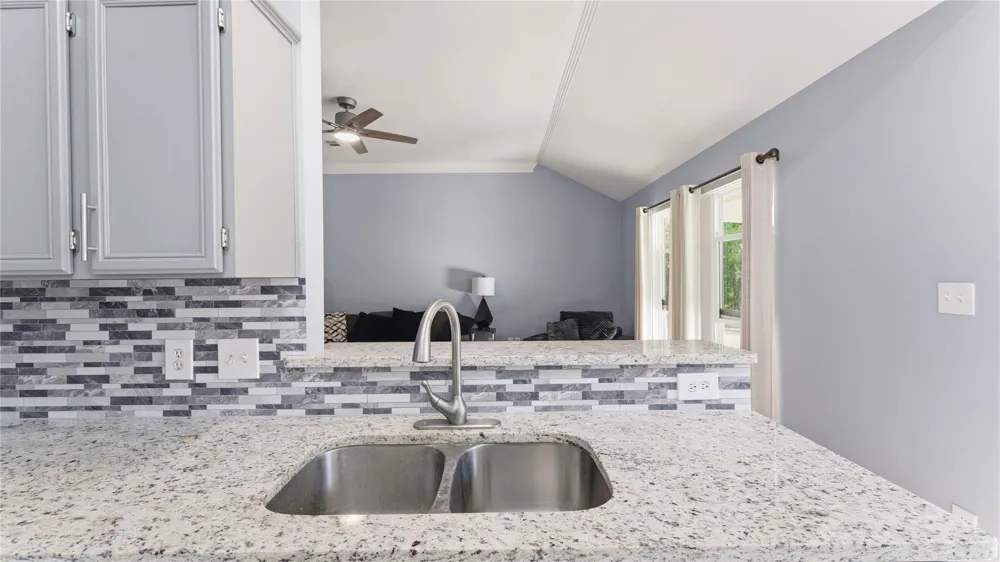13 Westwood Drive Huntsville, TX 77320