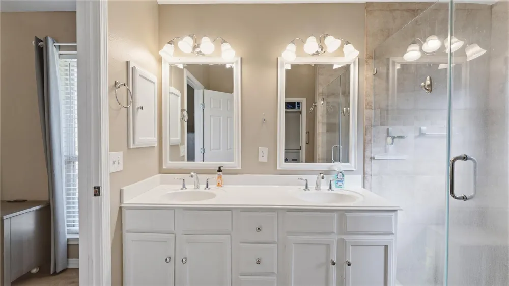 13 Westwood Drive Huntsville, TX 77320