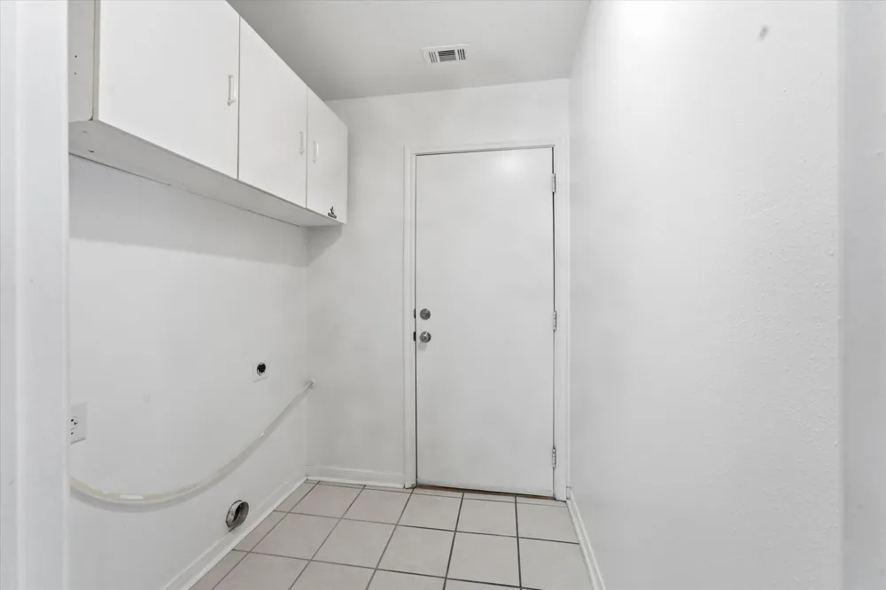 13 Westwood Drive Huntsville, TX 77320