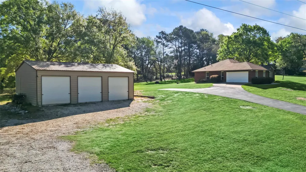 13 Westwood Drive Huntsville, TX 77320
