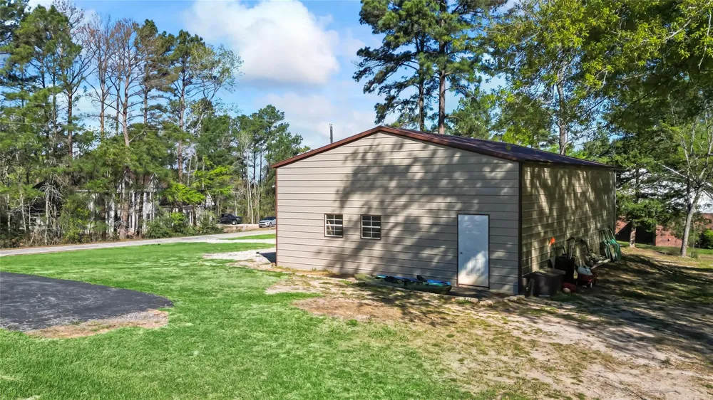 13 Westwood Drive Huntsville, TX 77320