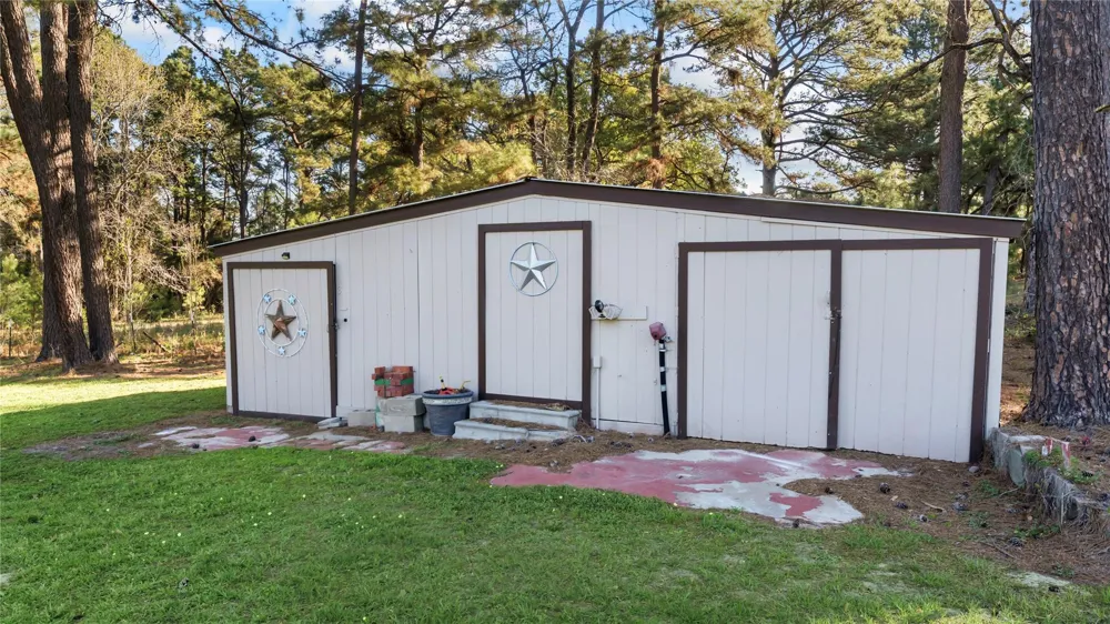 13 Westwood Drive Huntsville, TX 77320