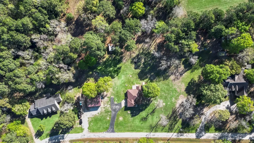 13 Westwood Drive Huntsville, TX 77320