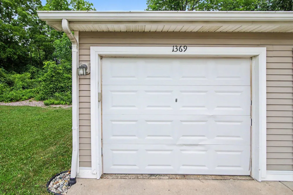 1369 Millbrook Trail Ann Arbor, MI 48108