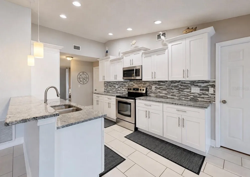 708 SPANISH MAIN DRIVE Apollo Beach, FL 33572
