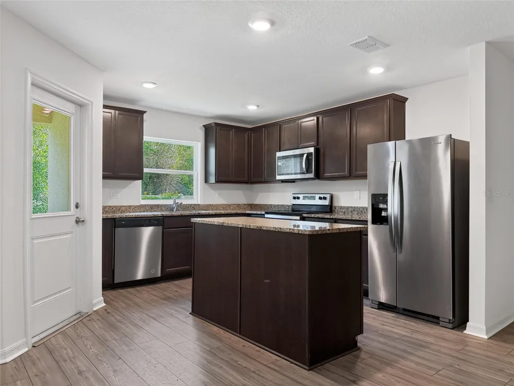1552 WYNFORD CIRCLE Tavares, FL 32778