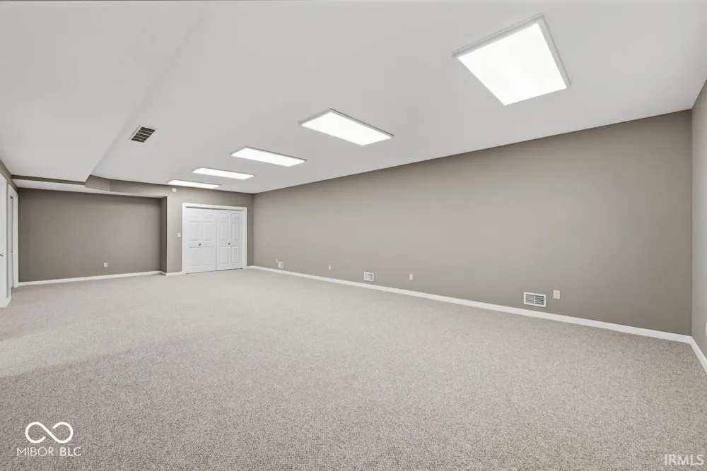 12409 W 150 Parker City, IN 47368