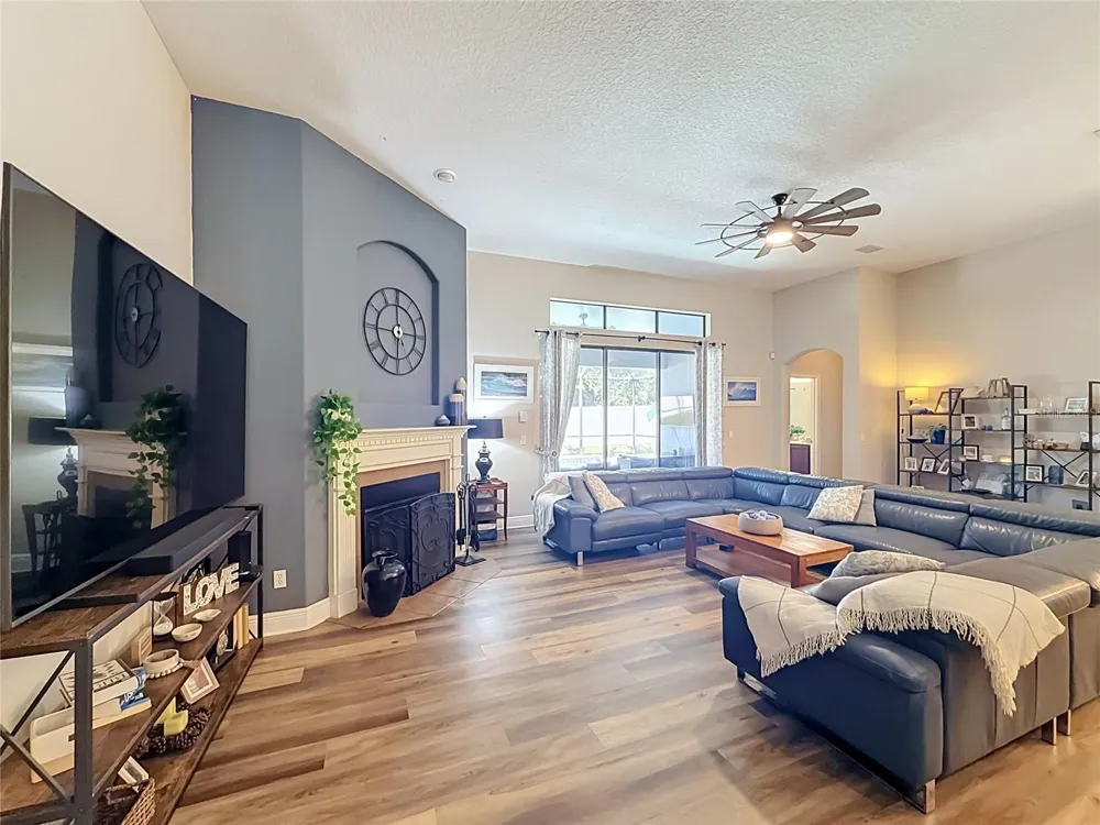 204 BUTTER HILL Deland, FL 32724