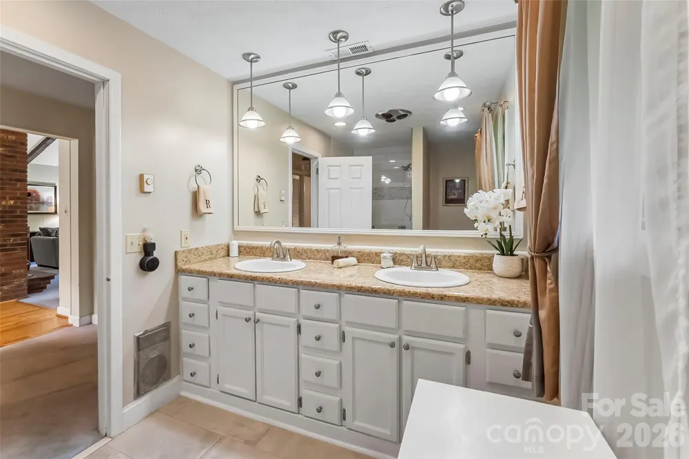 45 Monte Vista Place Candler, NC 28715