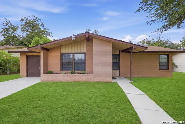 429 E WRIGHT BLVD Universal City, TX 78148