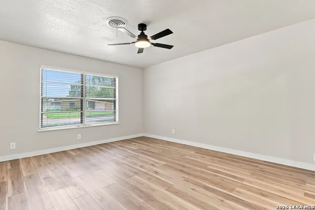 429 E WRIGHT BLVD Universal City, TX 78148