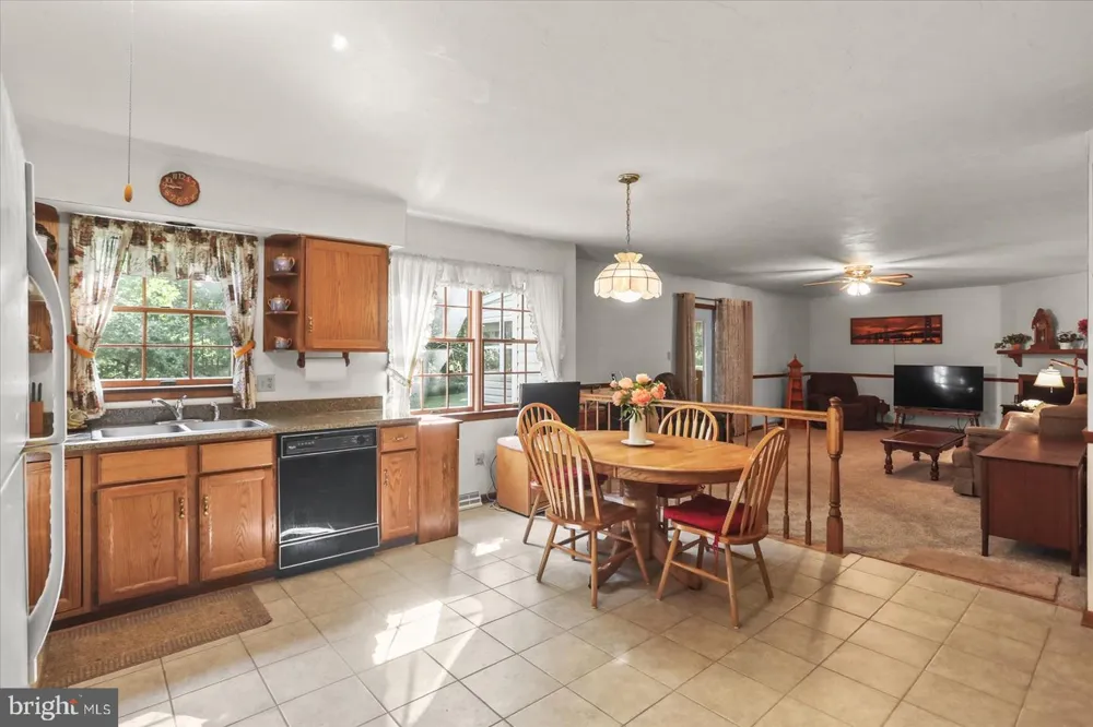 141 OAK HILLS DRIVE Hanover, PA 17331
