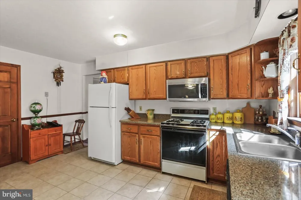 141 OAK HILLS DRIVE Hanover, PA 17331