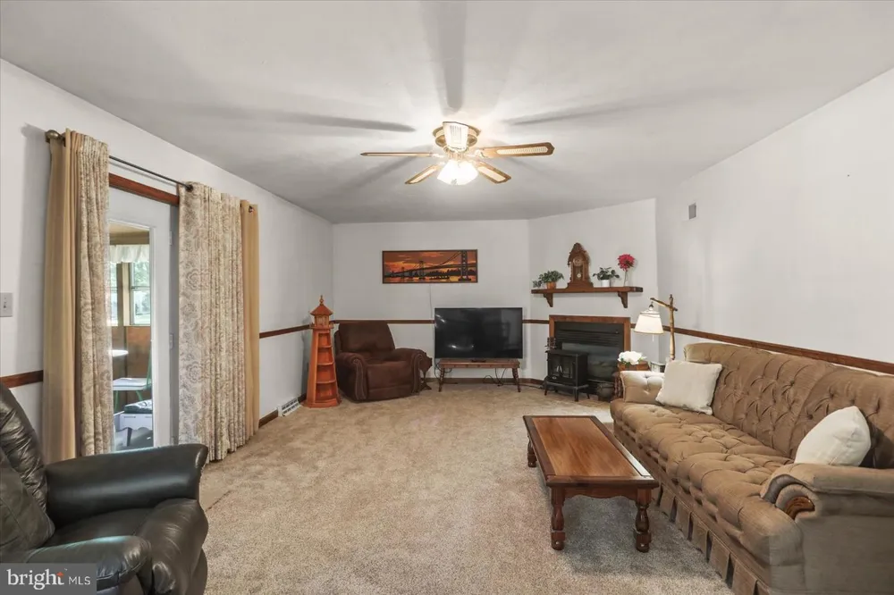 141 OAK HILLS DRIVE Hanover, PA 17331