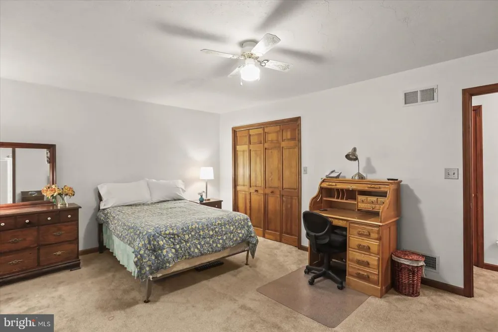 141 OAK HILLS DRIVE Hanover, PA 17331