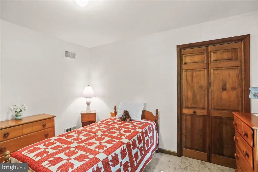 141 OAK HILLS DRIVE Hanover, PA 17331