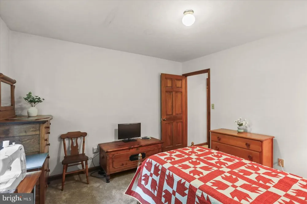 141 OAK HILLS DRIVE Hanover, PA 17331