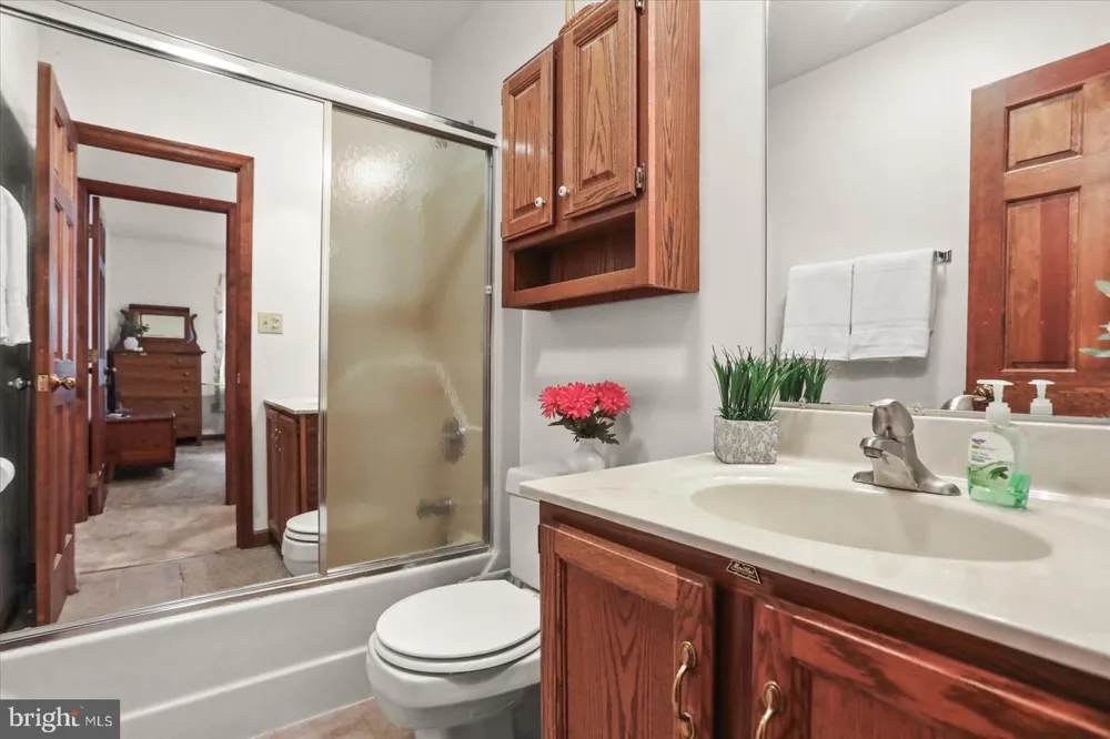 141 OAK HILLS DRIVE Hanover, PA 17331