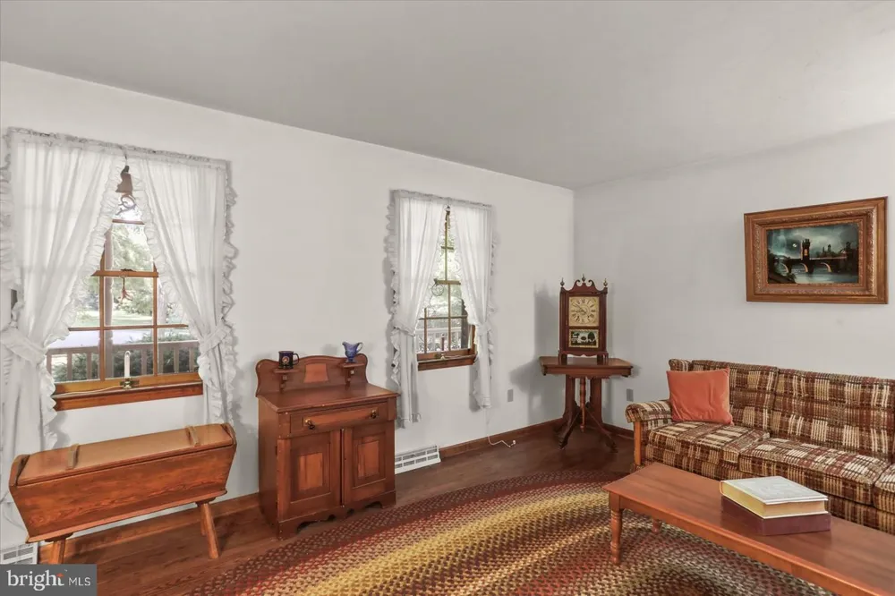 141 OAK HILLS DRIVE Hanover, PA 17331