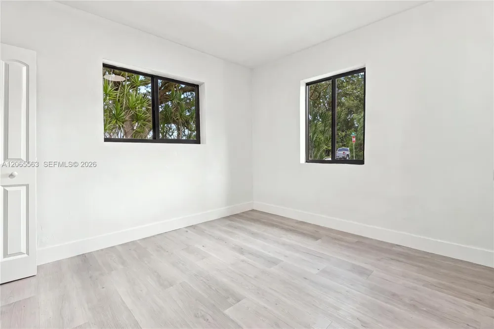 6336 Garfield St Hollywood, FL 33024