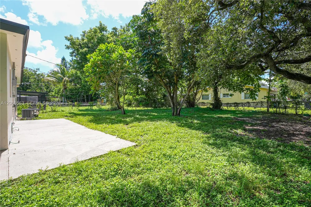 6336 Garfield St Hollywood, FL 33024